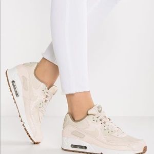Nike air MAX cream beige and white !